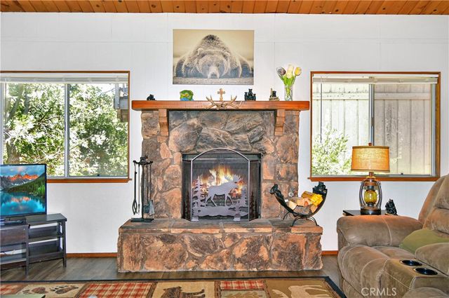 23641 Manzanita, Crestline, CA 92325