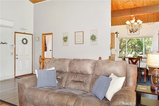 23641 Manzanita, Crestline, CA 92325