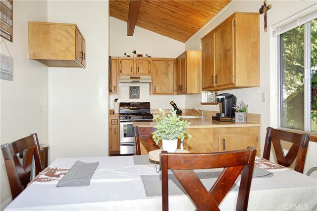 23641 Manzanita, Crestline, CA 92325
