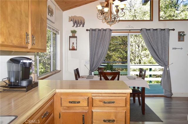 23641 Manzanita, Crestline, CA 92325