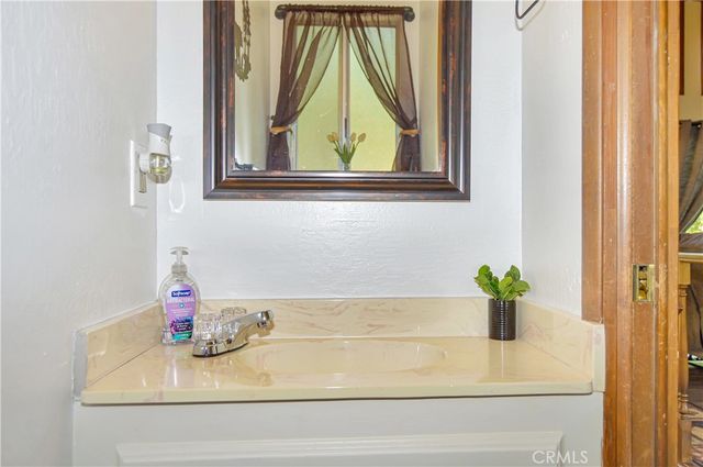 23641 Manzanita, Crestline, CA 92325