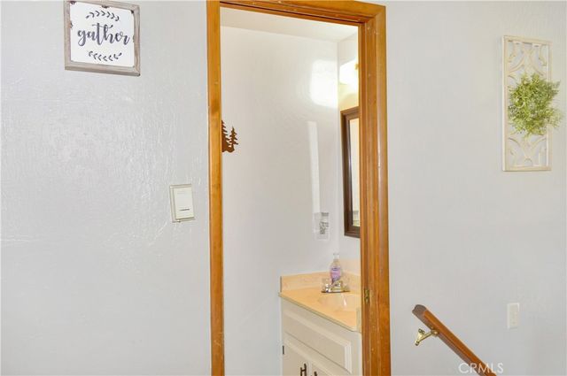 23641 Manzanita, Crestline, CA 92325