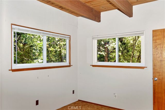 23641 Manzanita, Crestline, CA 92325
