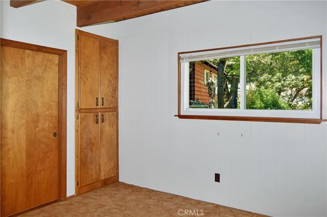 23641 Manzanita, Crestline, CA 92325