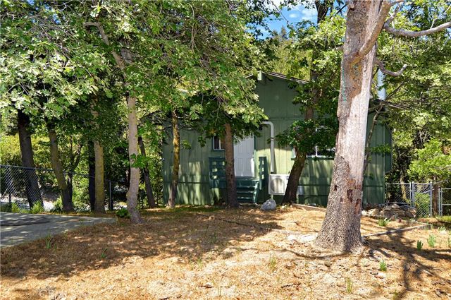 23641 Manzanita, Crestline, CA 92325