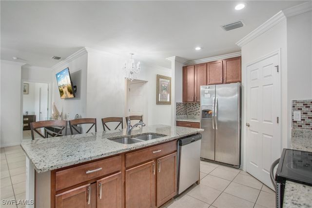 673 Hadley ST E, Naples, FL 34104