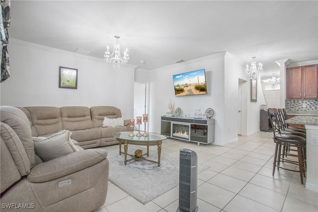 673 Hadley ST E, Naples, FL 34104