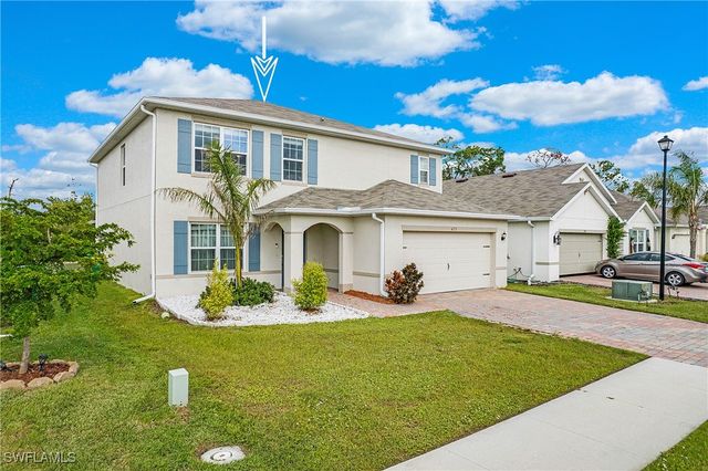 673 Hadley ST E, Naples, FL 34104