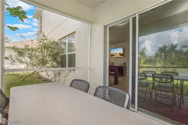 673 Hadley ST E, Naples, FL 34104