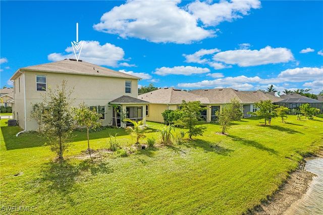 673 Hadley ST E, Naples, FL 34104