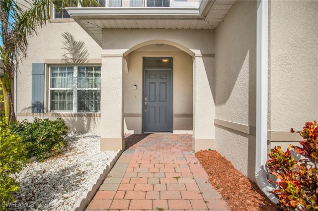 673 Hadley ST E, Naples, FL 34104