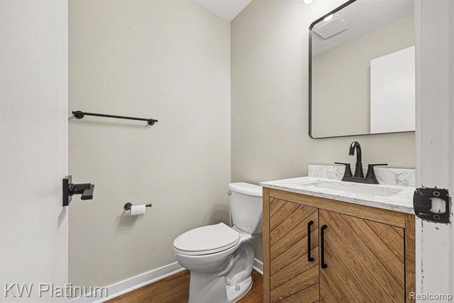 31825 Breezeway, New Baltimore, MI 48047