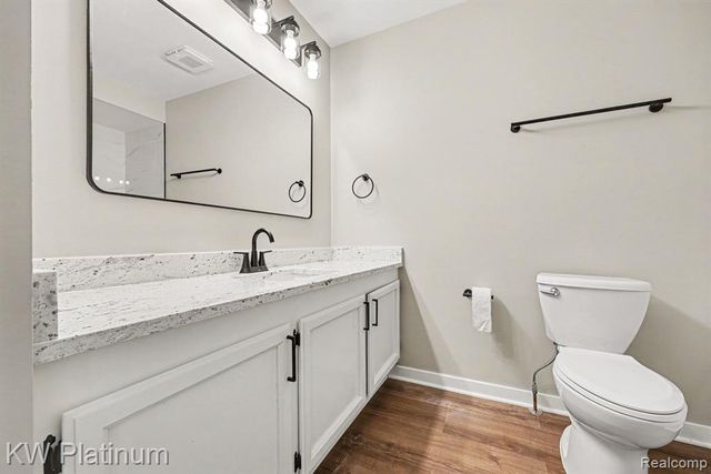31825 Breezeway, New Baltimore, MI 48047