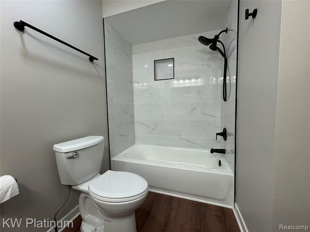 31825 Breezeway, New Baltimore, MI 48047