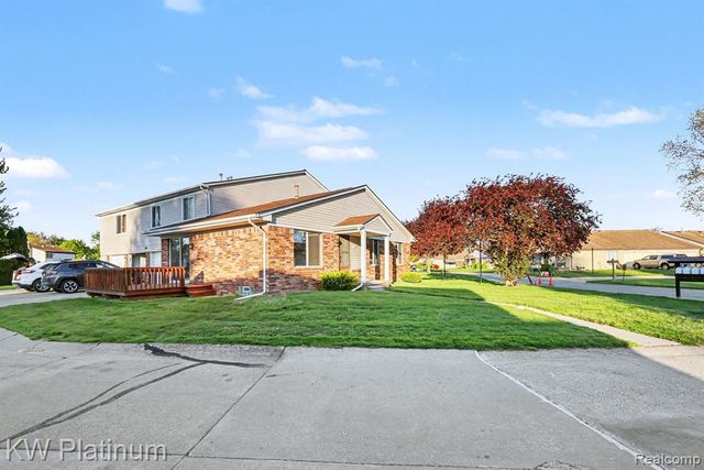 31825 Breezeway, New Baltimore, MI 48047