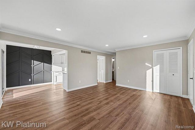 31825 Breezeway, New Baltimore, MI 48047