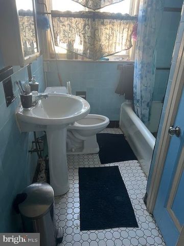 912 MYRA AVE, Lansdowne, PA 19050