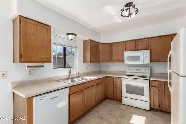 1979 N Belvedere Ave Apt 2, Tucson, AZ 85712