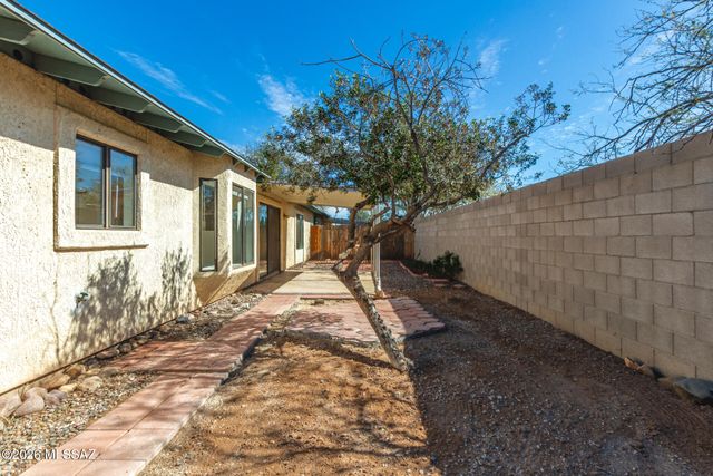 1979 N Belvedere Ave Apt 2, Tucson, AZ 85712