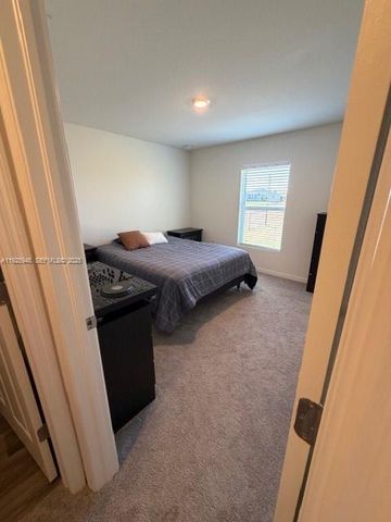 1724 NW 11th PL, Cape Coral, FL 33993