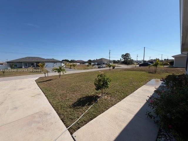 1724 NW 11th PL, Cape Coral, FL 33993