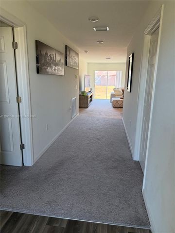 1724 NW 11th PL, Cape Coral, FL 33993