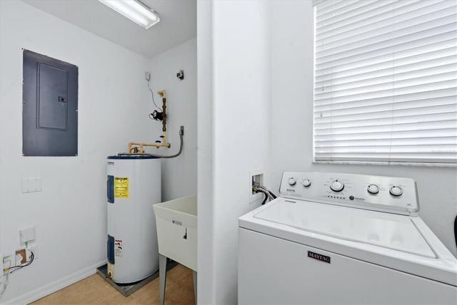 4270 VICENZA DRIVE B40, Venice, FL 34293