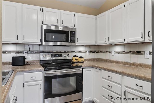 5132 KENNEDY DR, Cheyenne, WY 82001