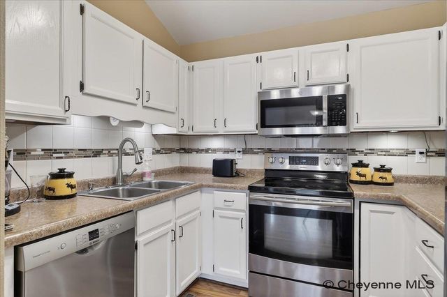 5132 KENNEDY DR, Cheyenne, WY 82001