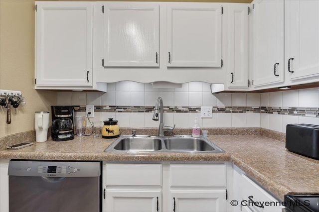 5132 KENNEDY DR, Cheyenne, WY 82001