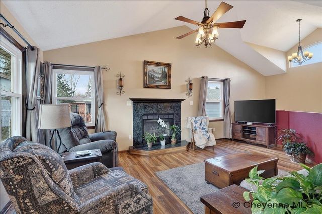 5132 KENNEDY DR, Cheyenne, WY 82001