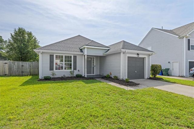 111 Dana DR, Suffolk, VA 23434