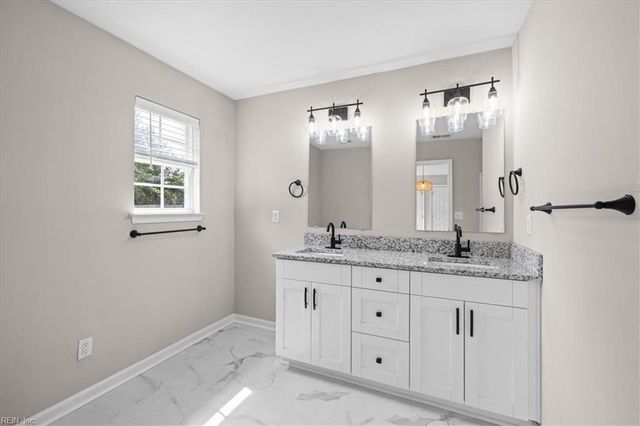111 Dana DR, Suffolk, VA 23434