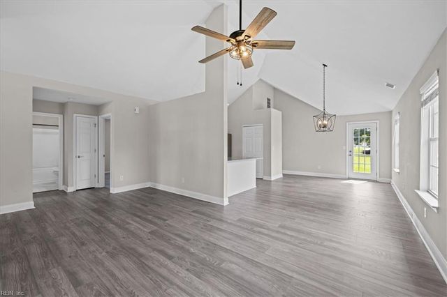 111 Dana DR, Suffolk, VA 23434