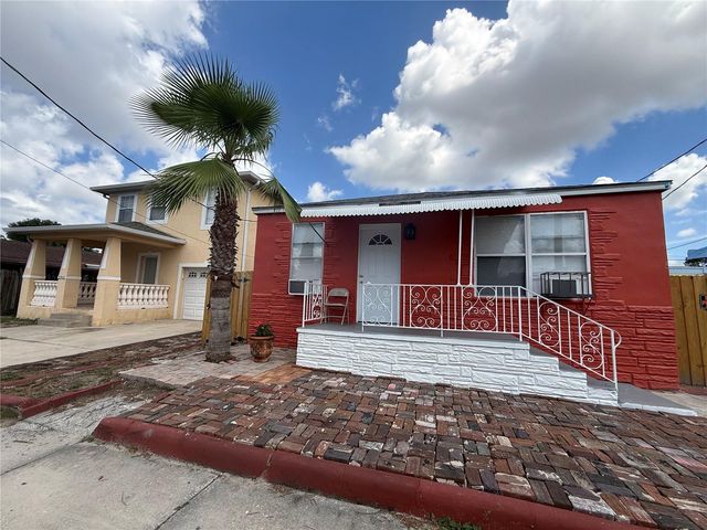 2905 W CHESTNUT STREET, Tampa, FL 33607