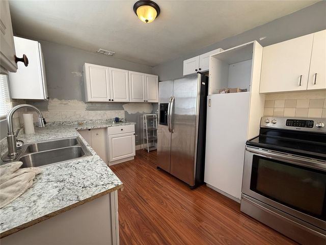 2905 W CHESTNUT STREET, Tampa, FL 33607