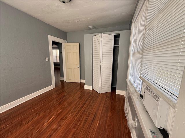 2905 W CHESTNUT STREET, Tampa, FL 33607