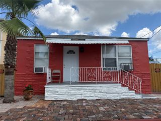 2905 W CHESTNUT STREET, Tampa, FL 33607