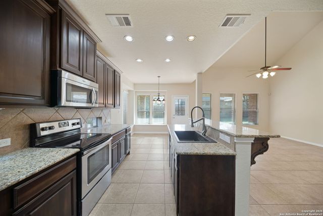 2122 Pecan, New Braunfels, TX 78130