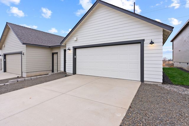 4034 SW Obsidian Place 192, Redmond, OR 97756