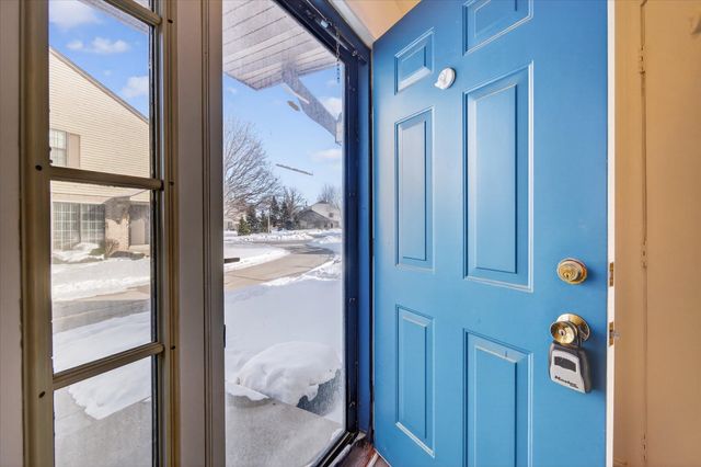 35132 N Bay Circle, Harrison Twp, MI 48045