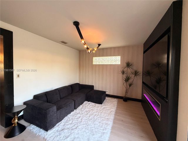 920 SW 50th Ave, Plantation, FL 33317