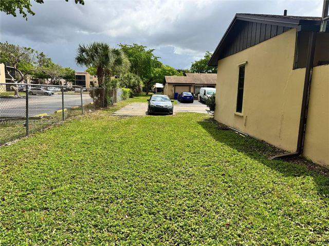 9291 E Fern Ln, Miramar, FL 33025