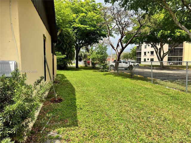 9291 E Fern Ln, Miramar, FL 33025