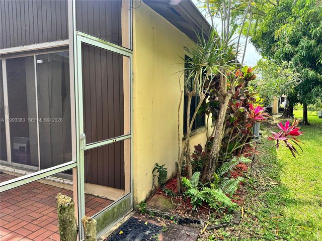 9291 E Fern Ln, Miramar, FL 33025