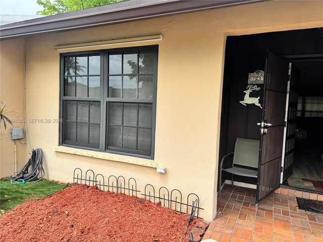 9291 E Fern Ln, Miramar, FL 33025