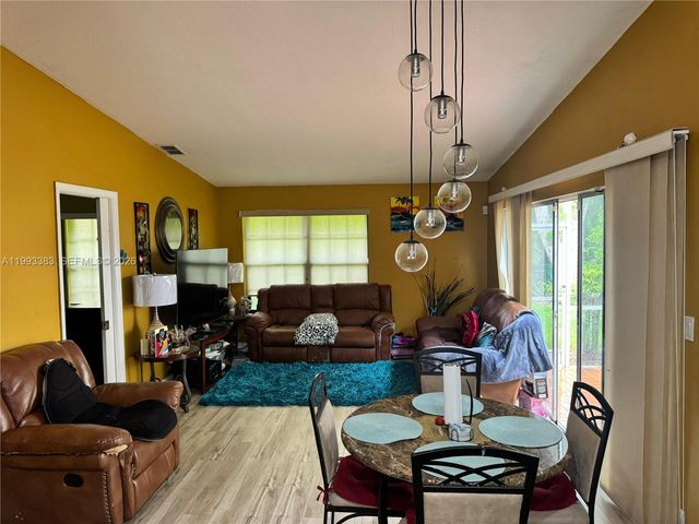 9291 E Fern Ln, Miramar, FL 33025