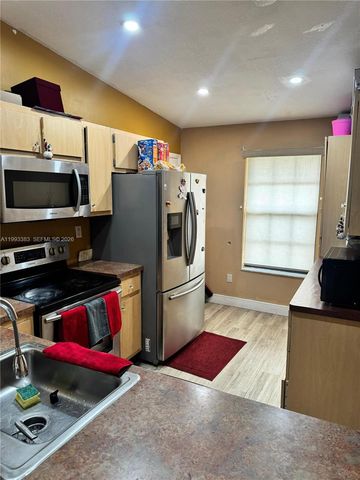 9291 E Fern Ln, Miramar, FL 33025