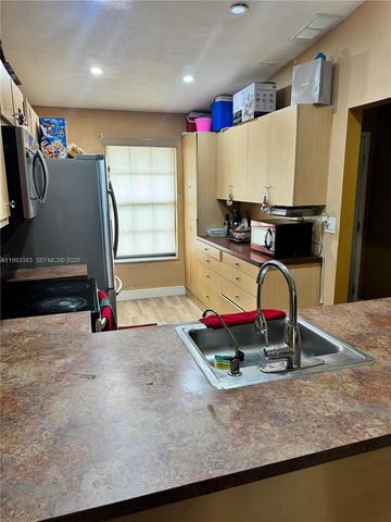 9291 E Fern Ln, Miramar, FL 33025