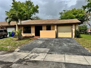 9291 E Fern Ln, Miramar, FL 33025